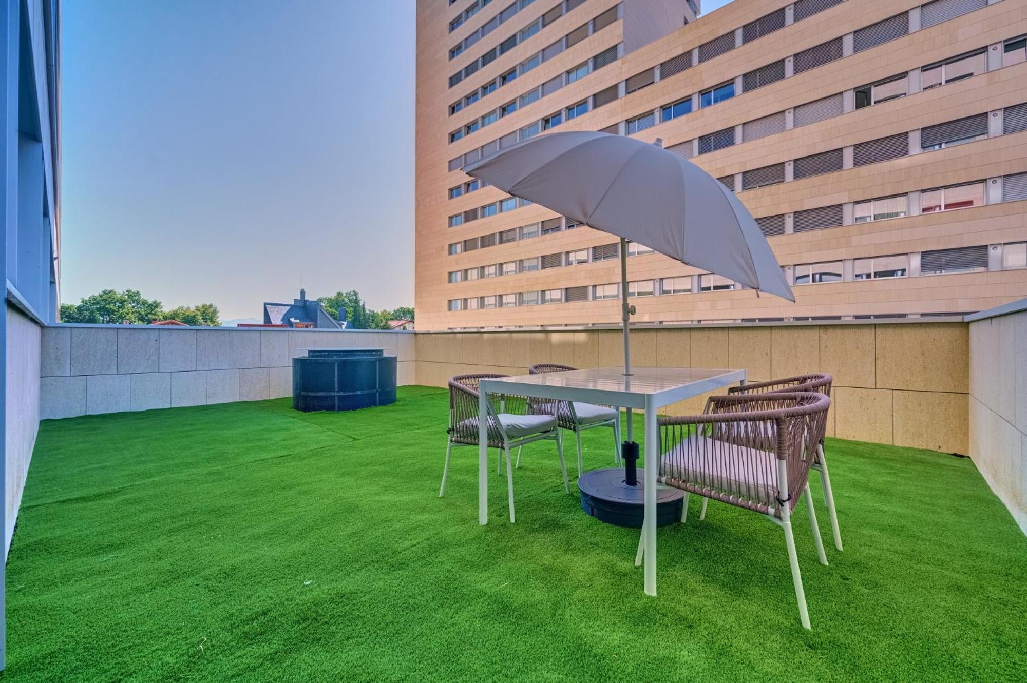 Apartamento Salesianos By Clabao Pamplona Luaran gambar