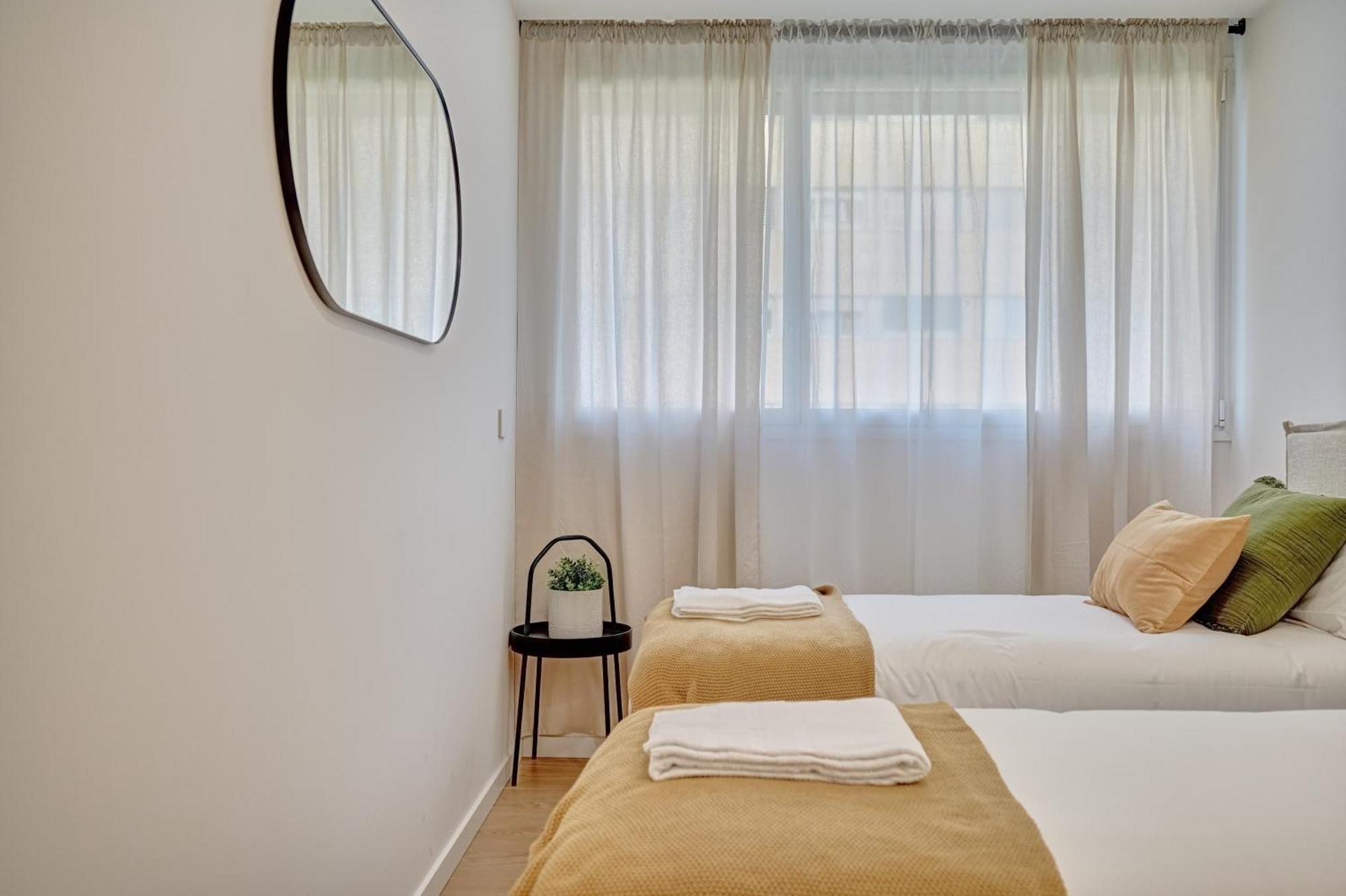 Apartamento Salesianos By Clabao Pamplona Luaran gambar